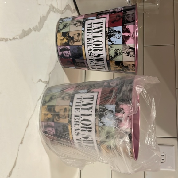 COPY - COPY - Taylor Swift Eras Tour Movie 🫶 Tin and 44oz cup set. I have multi… - Picture 4 of 5